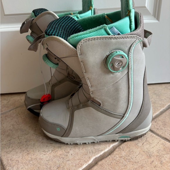 Burton Felix Boa Women’s Size 6 Gray Teal Snowboard Boots - Picture 1 of 10